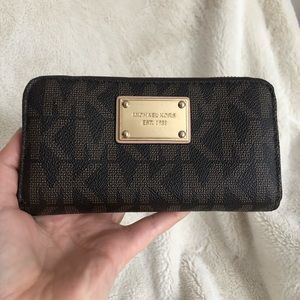 Michael Kors Medium Jet Set Wallet
